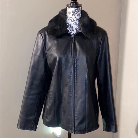 Covington Women’s Genuine Leather Coat - Picture 2 of 7